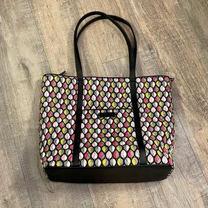 Vera Bradley | Crosstown Tote Leaf Pattern